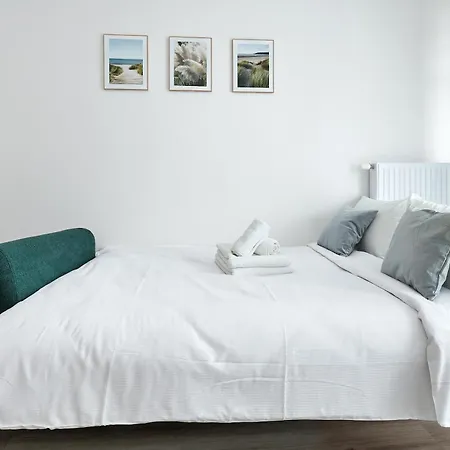 Airport Comfy By Bookinghost 아파트