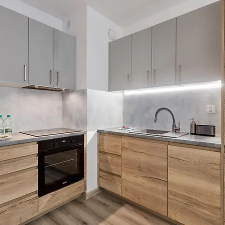 Airport Comfy By Bookinghost 아파트 *